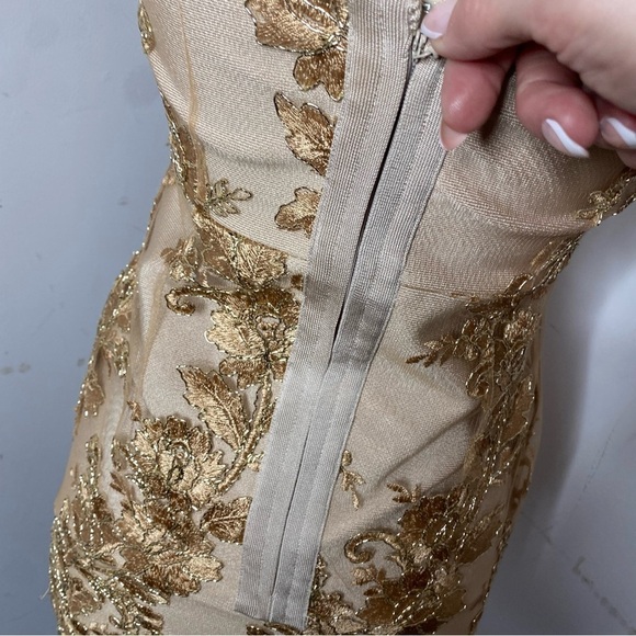 Gold Embroidered Halter Mini Dress Scalloped Hem Size XS (Gold-Beige) - Picture 9 of 10